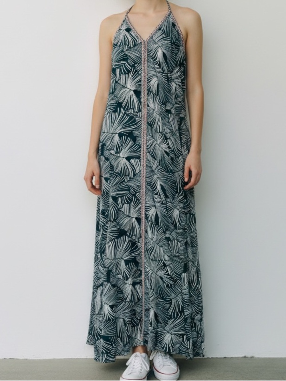 America & Beyond sleeveless, V-neck maxi dress tropical palm leaf print w/trim